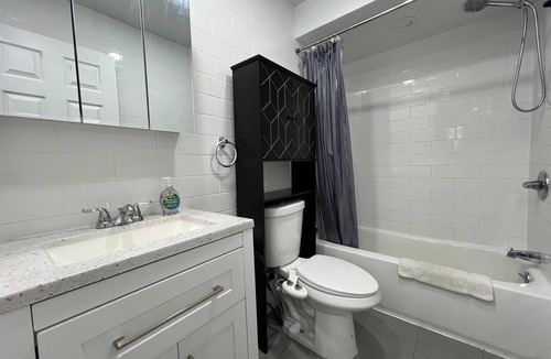 Midtown Apartment | Private Balcony Suite Near Empire State Building Herald Square