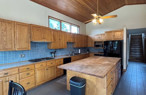 Somerset Cabin | Private beach on Pine Lake, great views, 3 spacious bedrooms and 2 living rooms
