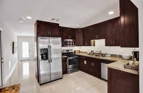 Wilton Manors House | Private heated pool, 2 miles from beach, King bed, 1/4 mile East of Manor Lanes