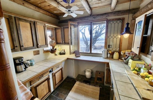 La Puebla House | Private Hiking, 6-Acre Sanctuary, Dog friendly, Hot Tub, Fireplaces, Pool
