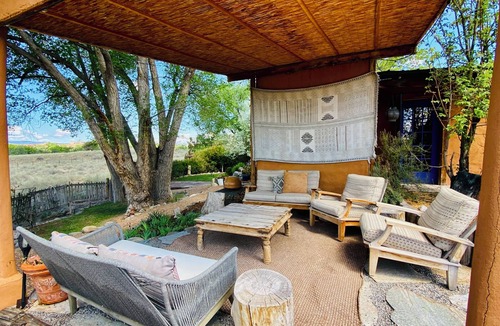 La Puebla House | Private Hiking, 6-Acre Sanctuary, Dog friendly, Hot Tub, Fireplaces, Pool