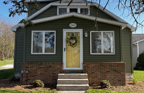 Manistee House | Private Hot Tub, Outdoor TV, near Downtown & Lake Michigan Beaches!