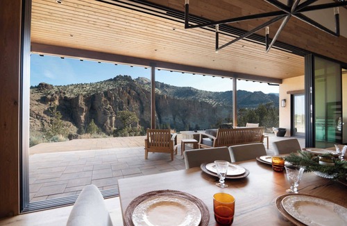 Terrebonne House | Private Luxury Home On Crooked River