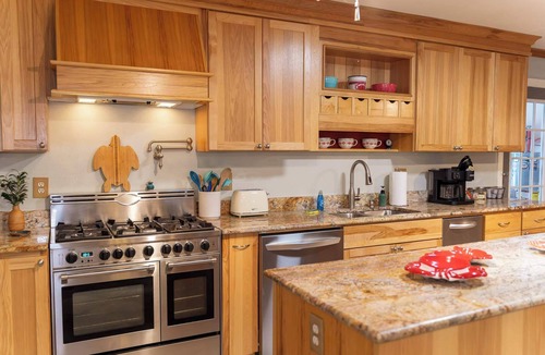 North Northwest Pensacola House | Private Oasis with Pool & Tiki Bar