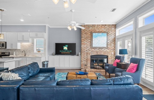 Crystal Beach House | PRIVATE Pool & Spa ~ PRIVATE Beach Access ~ FREE 6 Seat Golf Cart ~Steps to Beach!