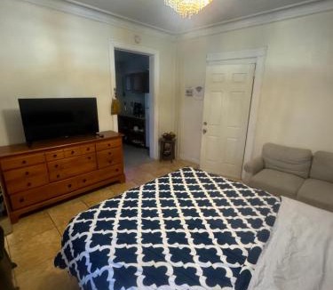Queens Apartment | *PRIVATE* Studio 5 minutes from LGA/US Open