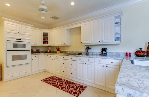 Wilton Manors House | Private Tropical Oasis, Pool! Walk to shopping & entertainment. Great Location.