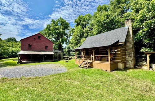Dandridge Cabin | Private Waterfalls on 3 Acres. A Creekside Smoky Mtn Retreat - Read Our Reviews!