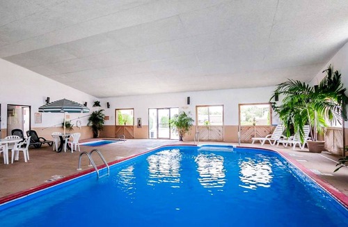 Ozark Hotel | Quality Inn Ozark-Springfield South