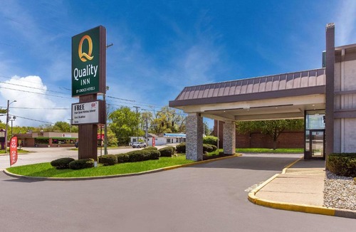 Roseland Hotel | Quality Inn South Bend near Notre Dame