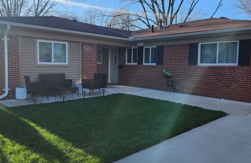 Farmington Hills House | Quiet Family Oasis in Farmington Hills, Sleeps 6-10. 20 miles from Downtown