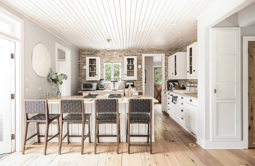 Wainscott House | ! Rare Two-House Wainscott Estate: Walk to Beach, South of Highway, Wainscott !