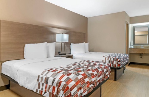 Rochester Hills Hotel | Red Roof Inn Detroit-Rochester Hills/Auburn Hills