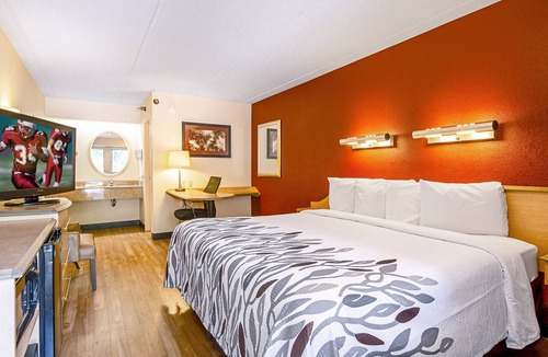Elkhart Hotel | Red Roof Inn Elkhart