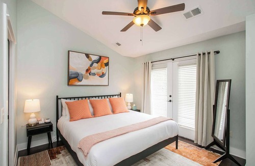 Inglewood House | Relaxing 2 BD/2.5 BA Nash Home