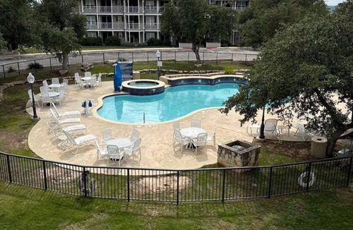 Canyon Lake Condo | Relaxing 2-Bedroom Condo with AC, WiFi in Scenic Canyon Lake
