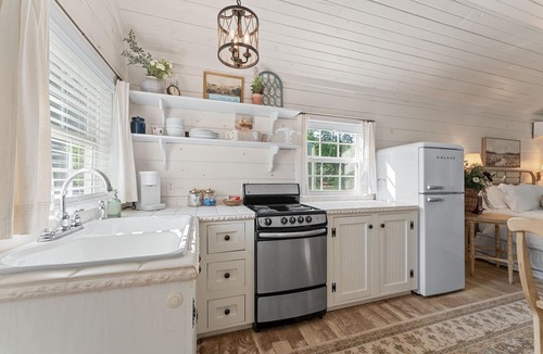 Blue Eye Cottage | Relaxing Wooded Retreat | Pool Access, Near Dogwood Canyon and Thunder Ridge