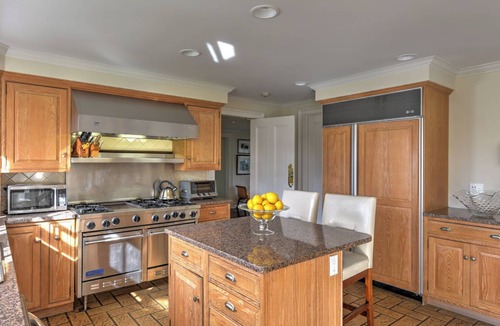 Village of Southampton House | Renovated Historical, Sun Room in Peaceful Backyard, Close to Beach and.