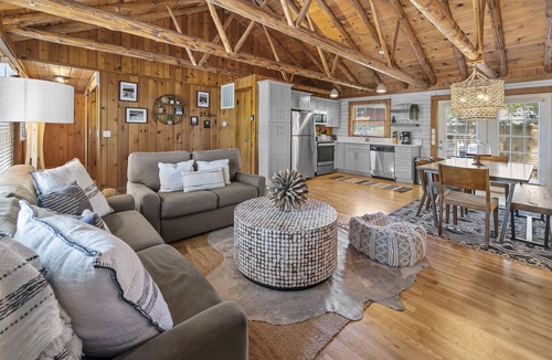 Indian Point Cabin | Resort Cabin w/Firepit, Spacious Deck & Outdoor TV - 2 Miles to SDC
