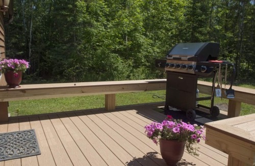 Ashland Cabin | River Rock Cottage Is Located On The Shore Of Lake Superior On Chequamegon Bay.