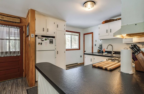 Schroon Lake Cabin | Riverfront Cabin w/Hot Tub in Schroon Lake!