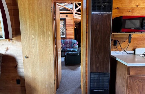 Crystal Falls Cabin | Riverfront Loft #5 Crystal Falls