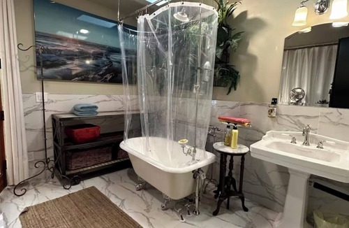 Northwest Berkeley House | Rock Roulade Cocoon Collective Easy access, wifi