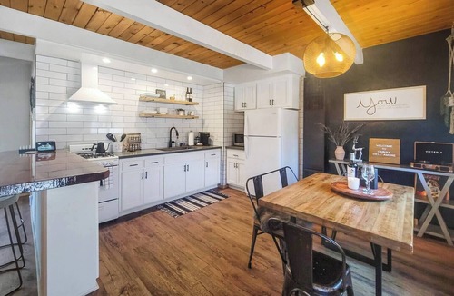 Sugarloaf Cabin | Romantic Secluded 1 Bedroom 1 Bath Getaway w/Hot Tub/Fire Pit/AC