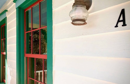 West Saugerties House | Rushbrook Lodge, Renovated Farmhouse, 100 Acres, Hike, Ski, Retreats, reunions