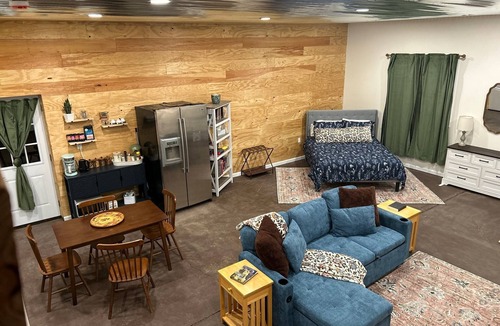 Fruitland Cottage | Rustic charm meets modern comfort in this cozy high-desert cottage