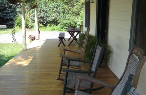 Eastville Cabin | Rustic Elegance to Feed Your Soul in the Heart of Pennsylvania