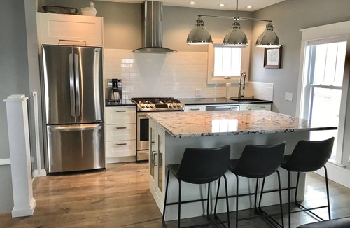 Charlevoix Apartment | SAVE. 30% UNTIL JUNE 16 2026. ONE BLOCK DOWNTOWN HARBOR AND RESTAURANTS