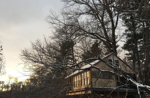 Hollowville Cabin | Secluded Magic Treehouse Escape; Hudson, NY.