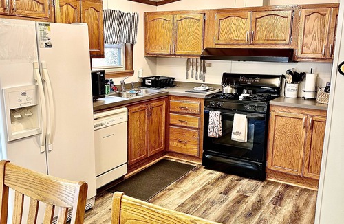 Hayward House | Secluded/Pet-friendly home on 3+ acres, close to downtown Hayward/ATV Trails
