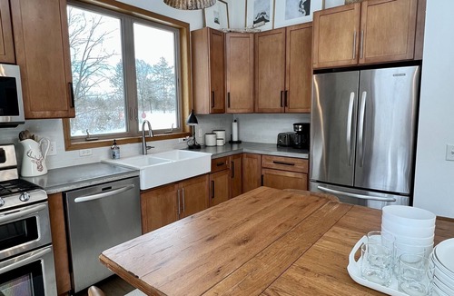 Pullman Cabin | Secluded & Restful! Modern Cabin-close to South Haven, Fennville, Saugatuck!