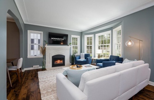 Robbinsdale House | Shoreline Villa