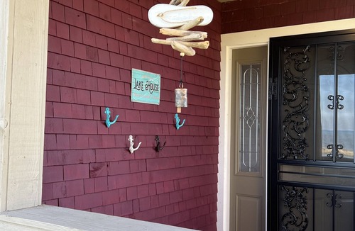 Port Hope House | Shorewood Retreat Fall & Winter - Lakefront Home Harbor Beach, MI