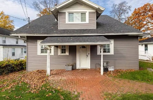 Perry House | Silver Lake Waterfront Escape