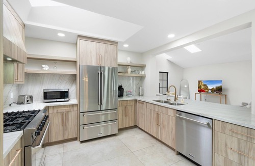 Coronado House | Sleeps 8 | Pool | Centrally Located Oasis