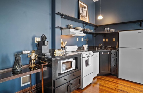 Lawrenceburg Apartment | Southern Charm and Comfort on the Bourbon Trail- Trail Suites Inn, Suite B