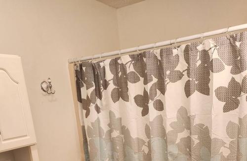 Greene County Apartment | Spacious 1,500 Sqft 3B/2B Close to Tusculum, Greeneville, and Jonesborough.
