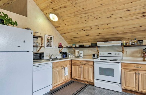 Henrieville House | Spacious 1000sf Apt for 8 in Farm House in Grand Staircase, Bryce Canyon