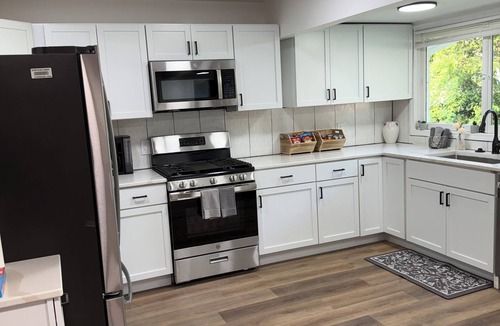 Lansing House | Spacious 5-bedroom house in cool Lansing with WiFi, AC