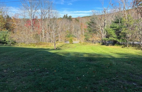 Maplecrest House | Spacious 5-bedroom house in marvelous Windham with AC, WiFi & wood burning stove