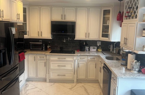 Old Bethpage House | Spacious 5-bedroom house in Farmingdale Village near from Bethpage Black
