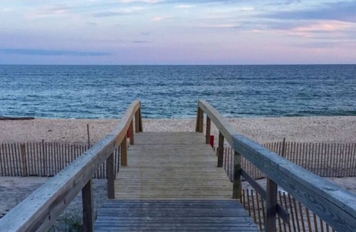 Ocean Bay Park House | Spacious 5-bedroom house, sleeps 11 with AC, WiFi in adorable Ocean Bay Park