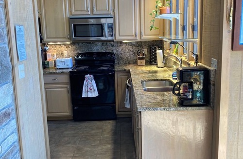 Brevard House | Spacious 5-BR House with Long Range Views of Mtns. & Lake Jocassee,Near Brevard!