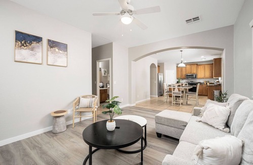Gilbert House | Spacious 6-bedroom 3 Bathroom Entire House in charming Gilbert Sleeps 12
