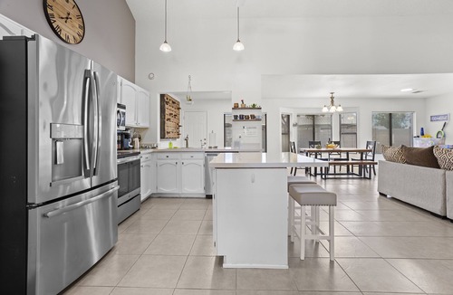 Scottsdale Vista North House | Spacious beautiful ranch house, hot tub & basketball court, near WestWorld, TPC.