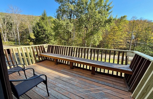 Great Valley Ski Chalet | Spacious & Beautiful 8 Bdrm Chalet Set Up For Large Group Entertaining!